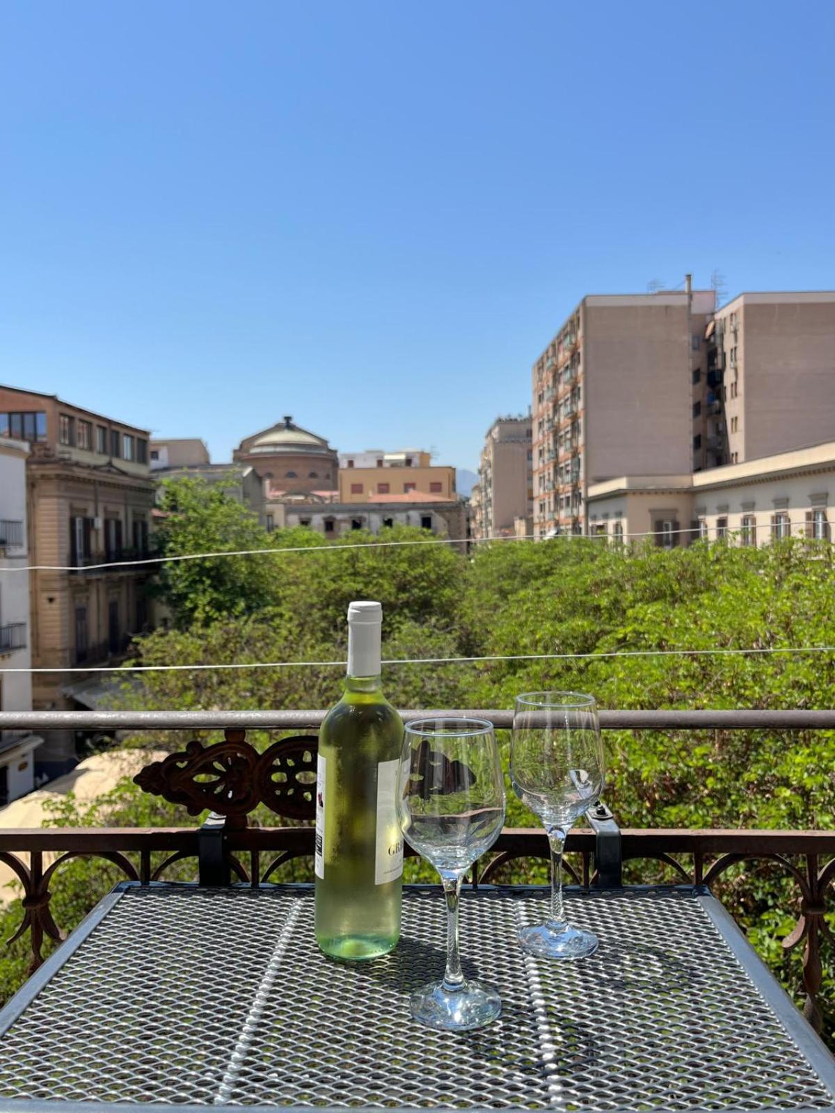 Casa Vacanze Da Ruggero Al Massimo Palermo Eksteriør bilde