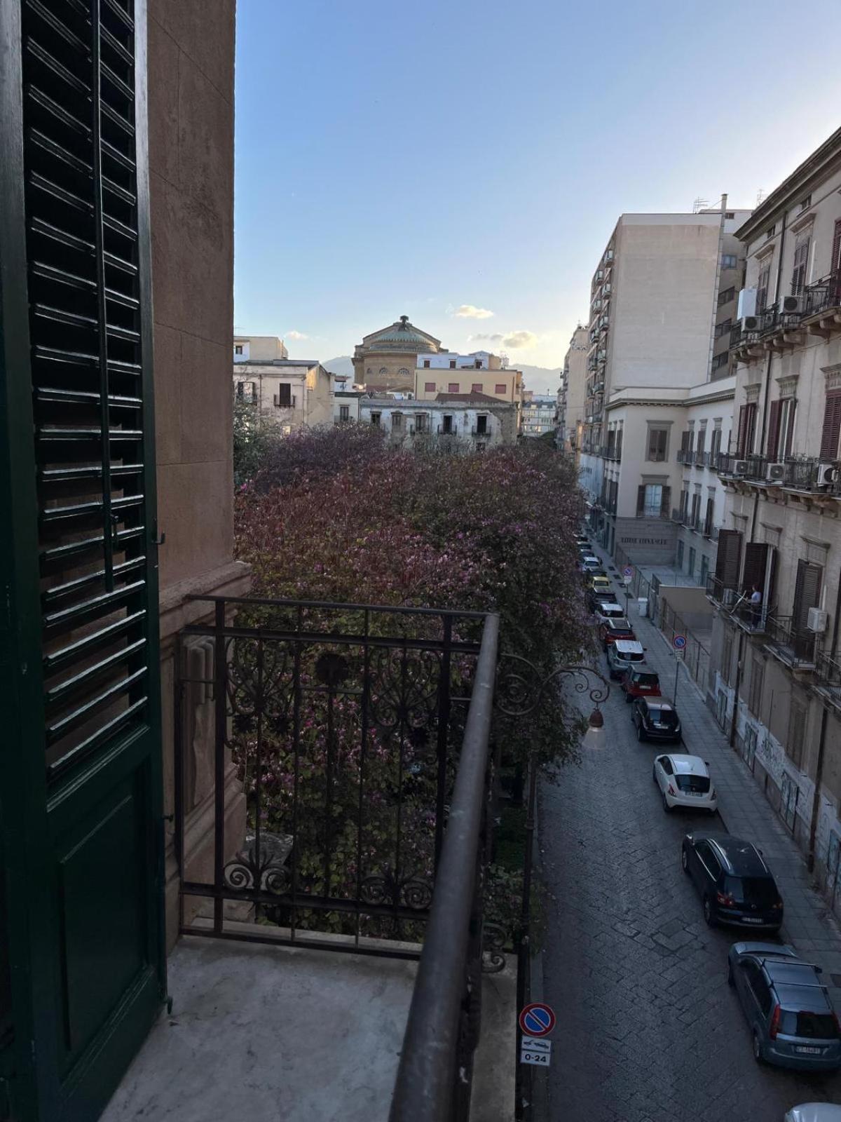 Casa Vacanze Da Ruggero Al Massimo Palermo Eksteriør bilde